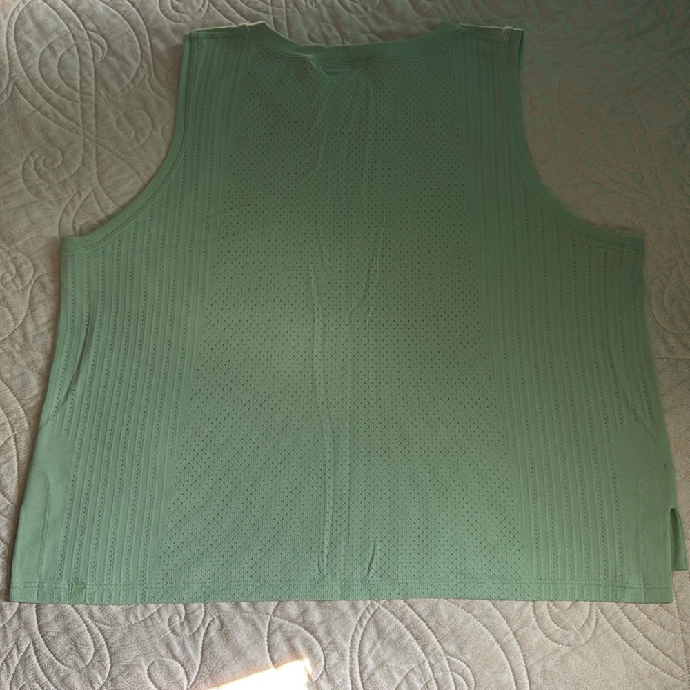 Lululemon Train to Be Tank in Light Lime Green. Size 10. - Picture 4 of 8